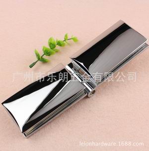 長(zhǎng)型雙頁(yè)浴室?jiàn)A